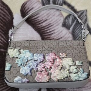 Calvin Klein Women's Lucy Shoulder Bag